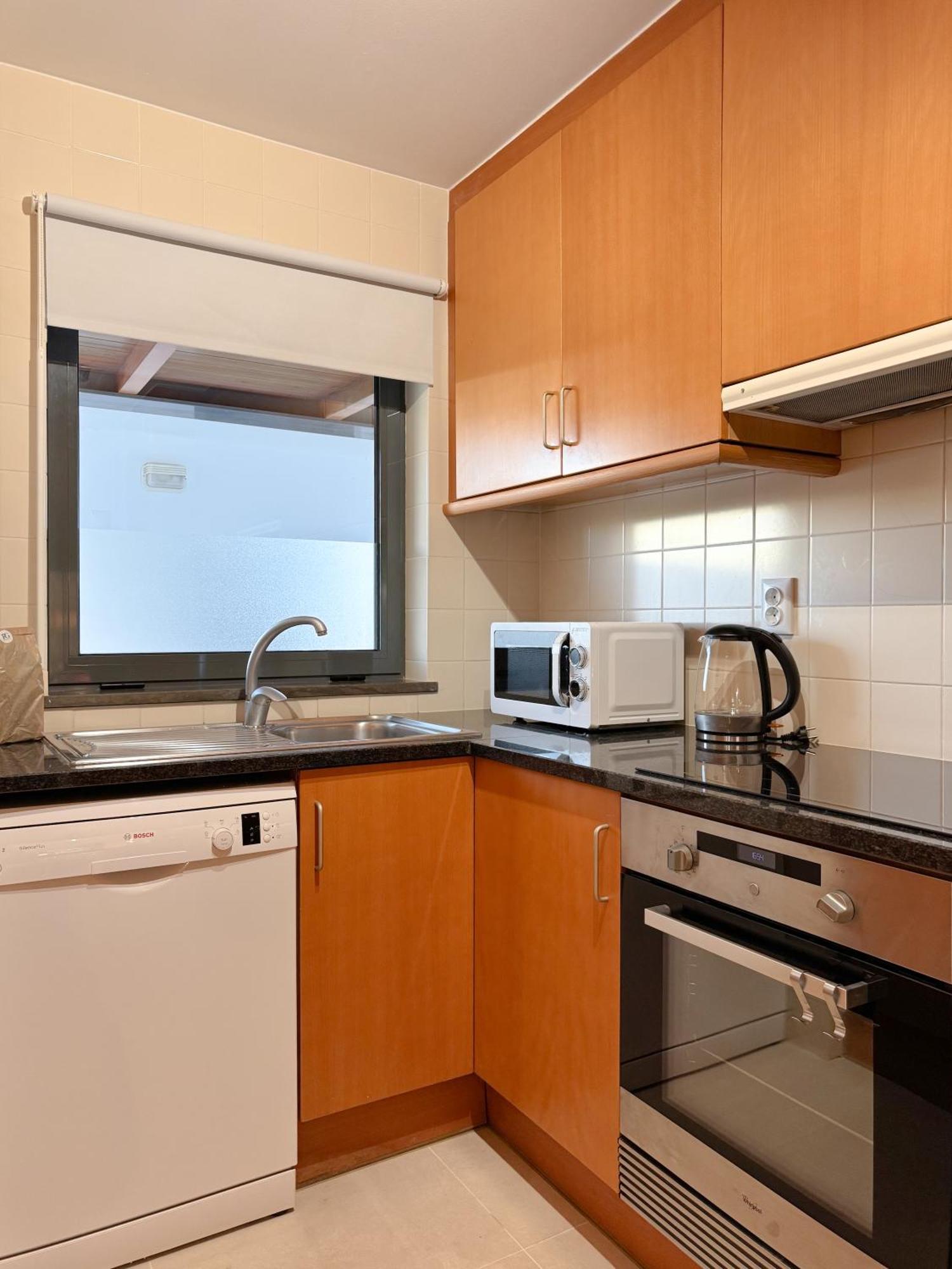 Modern Flat In Gated Complex With Pool #1927 Apartment Lagos Bagian luar foto