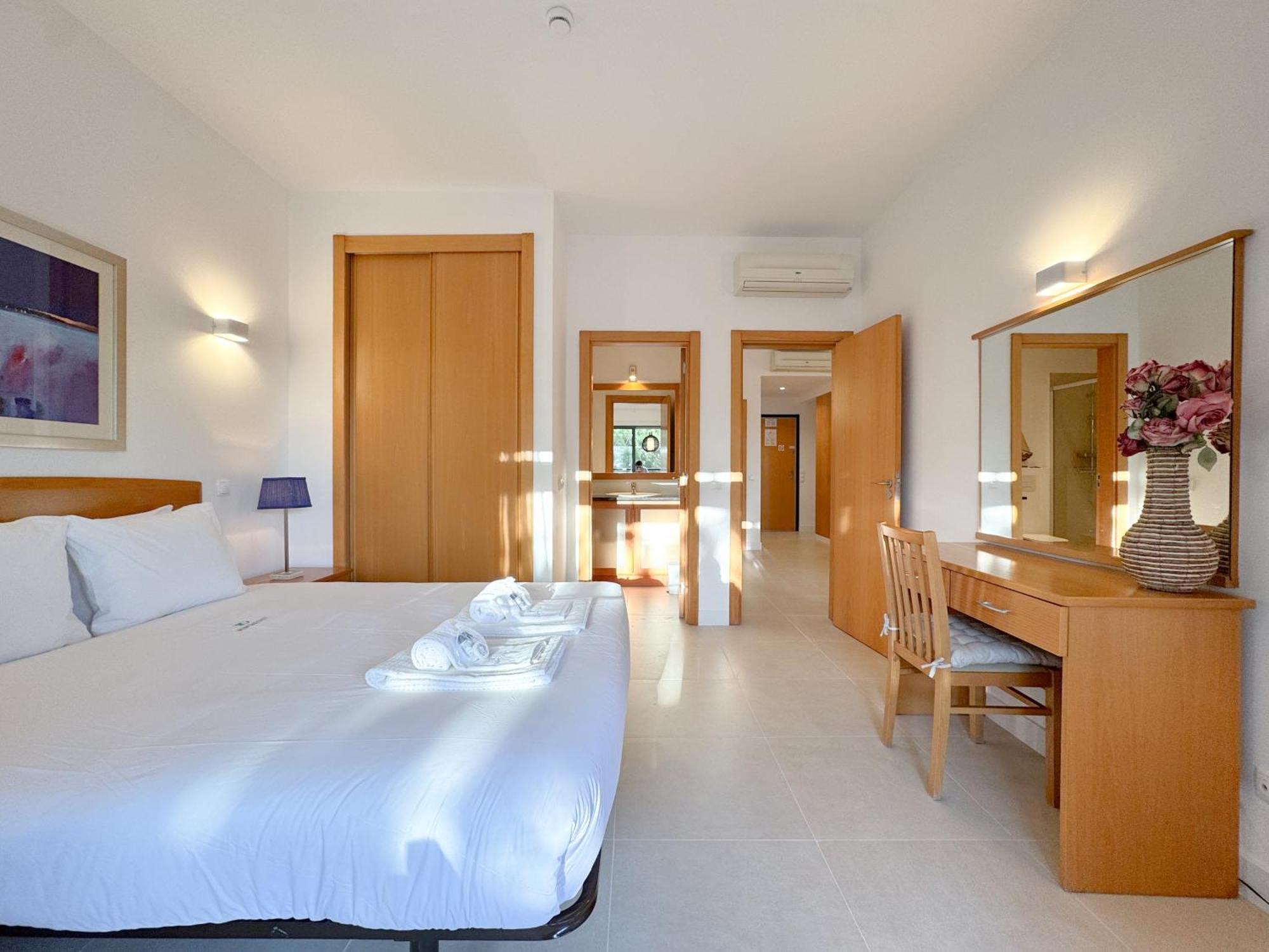 Modern Flat In Gated Complex With Pool #1927 Apartment Lagos Bagian luar foto